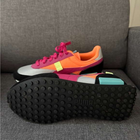 NWOT - PUMA Future Rider Colorful Women’s Sneakers - Pink, Orange, and Gray - Picture 5 of 6